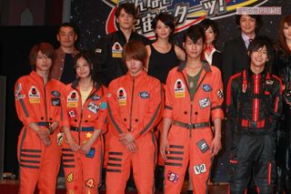 吉沢亮（前列左）、映画『仮面ライダーフォーゼ』制作発表にて（2012年）