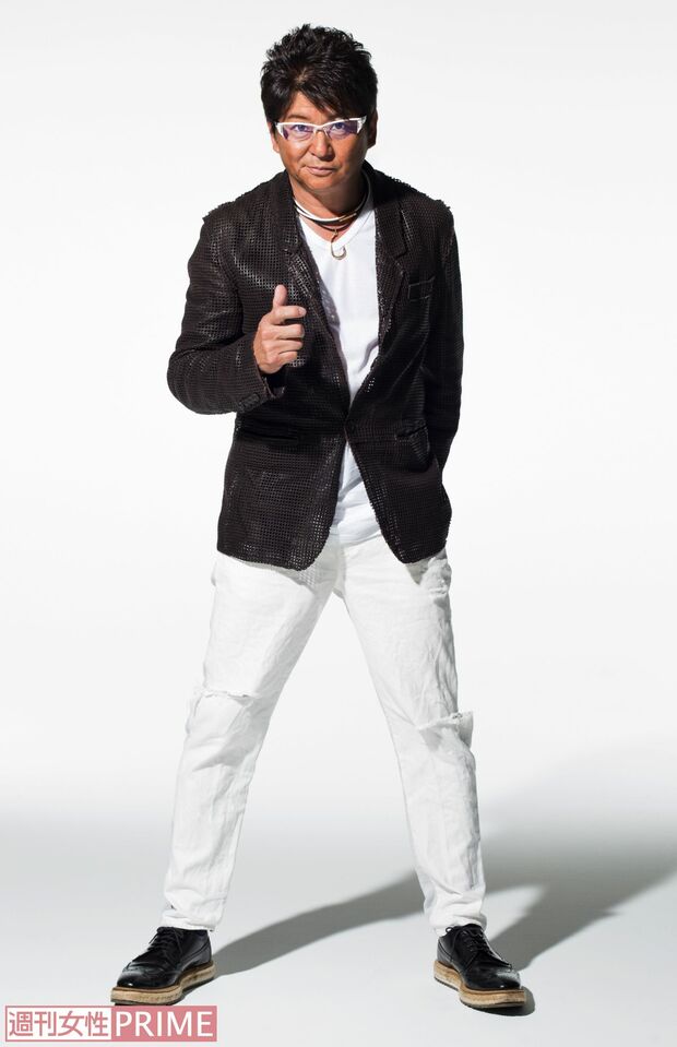 人生訓をまとめた一冊『ブレずに生きれば道は拓ける! 一翔両断!!』を発売した哀川翔　撮影／SHIN ISHIKAWA（Sketch）