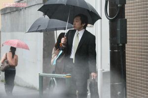 2010年4月、長男・團子の小学校入学式に元CA妻と出席した香川照之