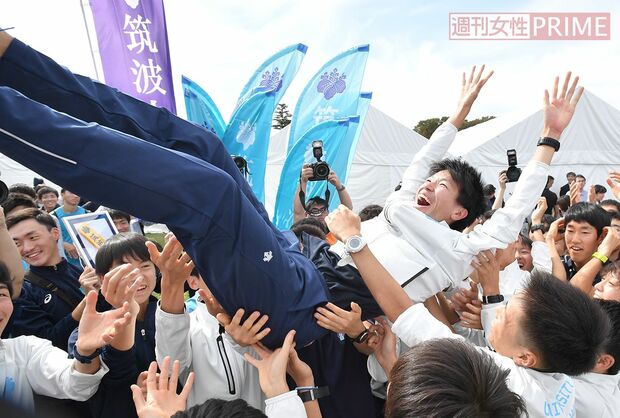 筑波大が26年ぶりの本戦出場を決め、川瀬選手も胴上げされた