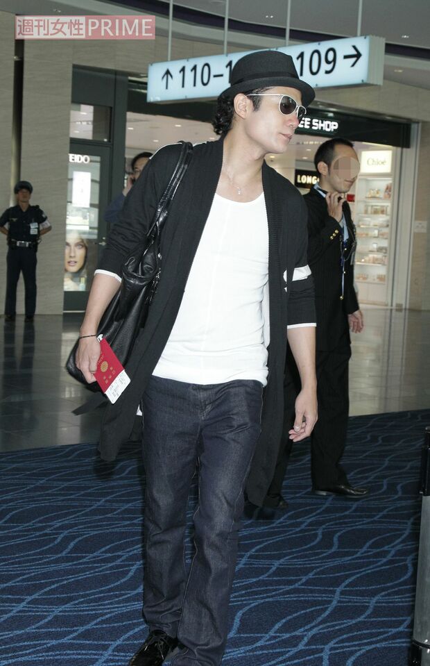 2011年9月、中国・北京公演のため羽田空港に集結したSMAP