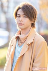 中村倫也　撮影／佐藤靖彦