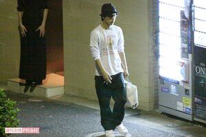 私服で飲食店から出てきた錦戸亮（'09年）