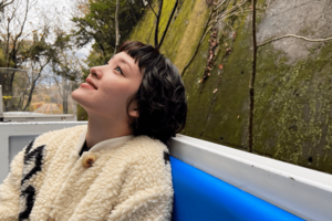 高千穂でのオフショットを公開した剛力彩芽（剛力彩芽公式Xより）