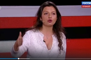 ニュース討論番組に出演するマルガリータ・シモニャン氏（RUTUBEより）