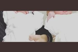 SNSには双子の男児の写真も(Twitterより)