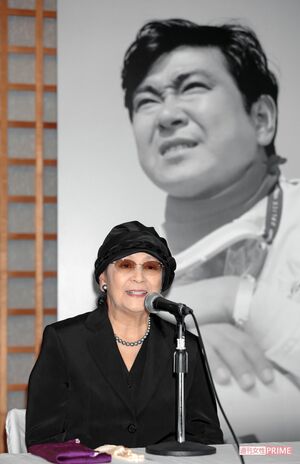 石原裕次郎さんの妻・まき子夫人　撮影／佐藤靖彦