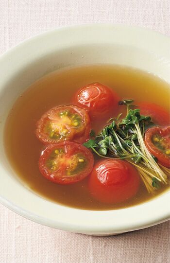 スプラウトとトマトのスパイシースープ