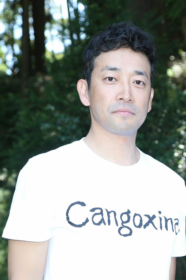 薩摩ことば指導として参加する俳優の迫田孝也