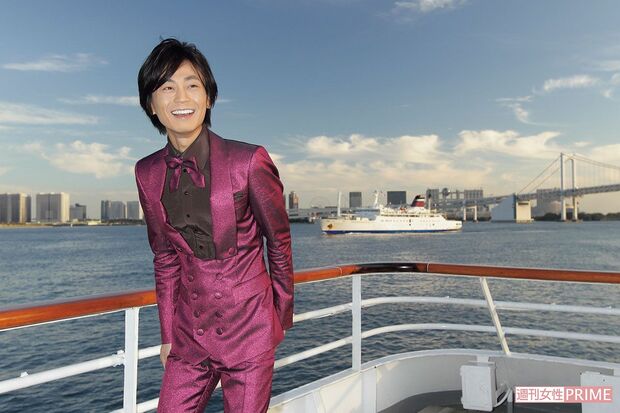 '10年 『虹色のバイヨン』キャンペーンで東京湾をクルーズ。潮風が心地いい!（11月24日）　撮影／週刊女性写真班