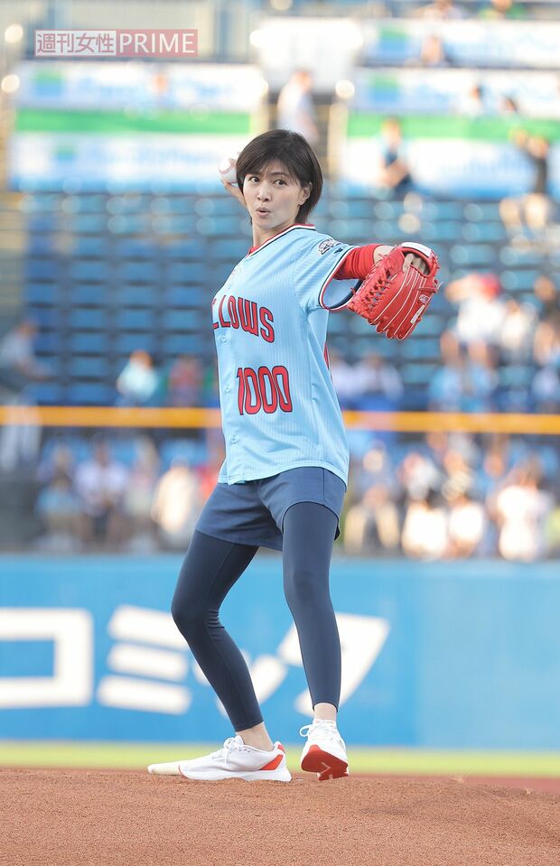 2024年5月、ヤクルト戦が行われた神宮球場で始球式を務めた内田有紀2