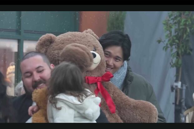 『キリンプラズマ乳酸菌』CMのメイキング映像で“パパの顔”を覗かせた大谷翔平（キリンの公式YouTubeチャンネルより）