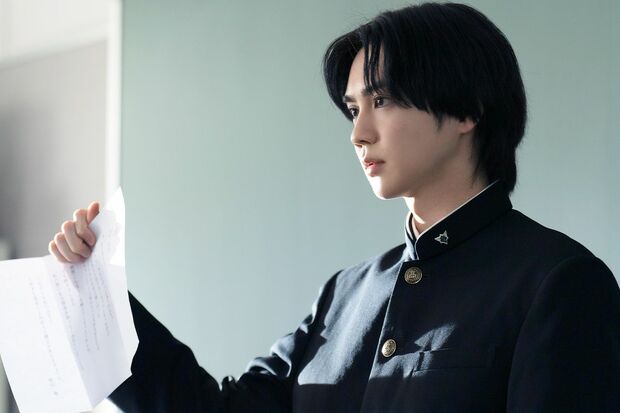 映画『遺書、公開。』(C)2024映画「遺書、公開。」製作委員会(C)陽東太郎/SQUAREENIX