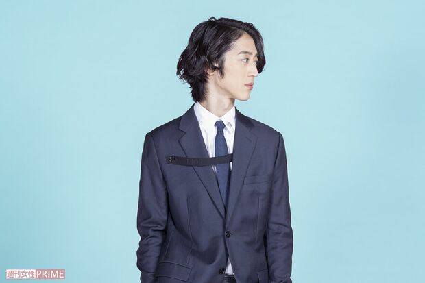 異色のピアニストとして世界に注目される角野隼斗　撮影／吉岡竜紀