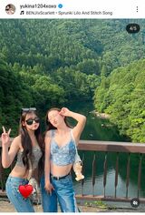 露出度の高い服を披露する木下優樹菜と娘（本人のインスタグラムより）