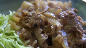 坂本クンの得意料理は豚肉のしょうが焼き