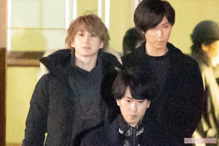 （左から時計回りに）SnowMan・佐久間大介、阿部亮平、宮舘涼太