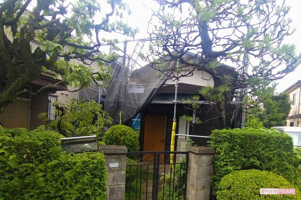 容疑者と母親が住んでいた一戸建て平屋