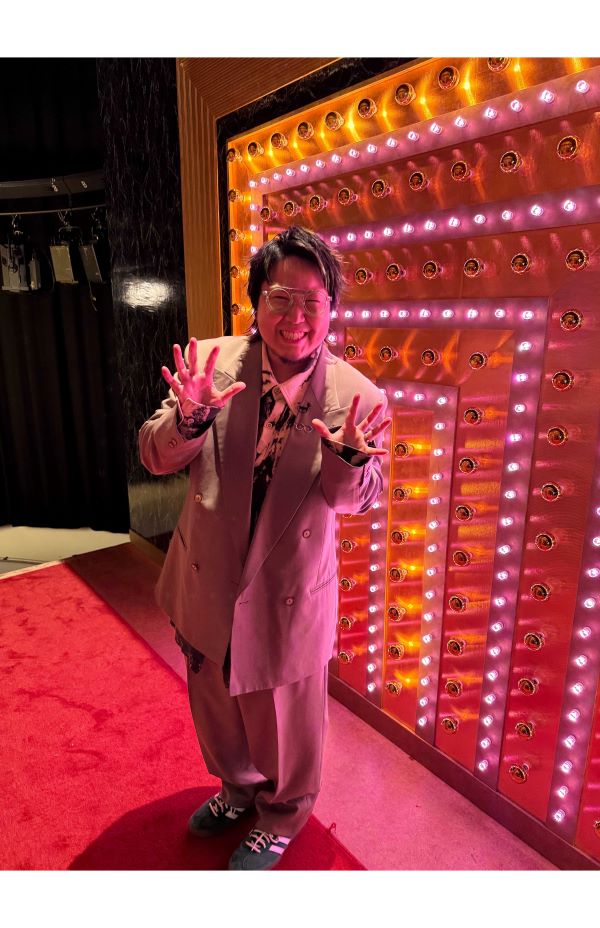 『しゃべくり007』に出演したこっちのけんと（番組公式Xより）