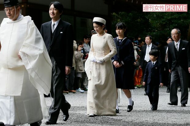 留学中だった眞子さんを除く秋篠宮ご一家が私的旅行で伊勢神宮を訪問された（'13年3月）