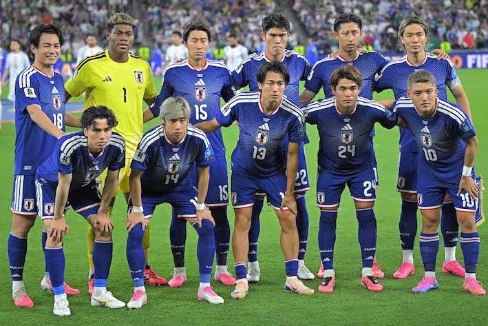 サッカー漫画『ブルーロック』がW杯応援も、本田と香川は「カスでしょ
