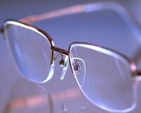 メガネ女子必見！　小顔に見えるメガネ選びのポイントとは