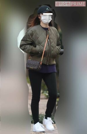 二宮の自宅を出入りする、元アナウンサーのIさん