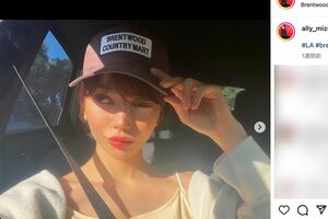 水沢アリー公式インスタグラムより