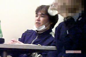 カフェで打ちあわせをする植草克秀(2016年)