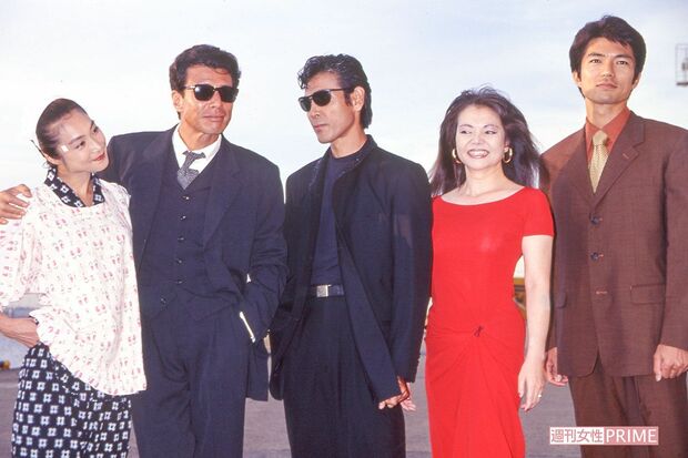 『あぶない刑事フォーエヴァー』のロケ現場にて。'16年の『さらばあぶない刑事』でシリーズ完結が宣言された　撮影／週刊女性写真班