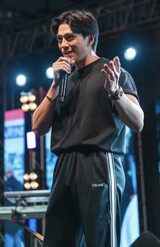 9月末、クウェートでのポップカルチャーのイベントに登場した新田真剣佑