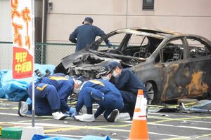 コインパーキングには爆発に巻き込まれた車が残っていた