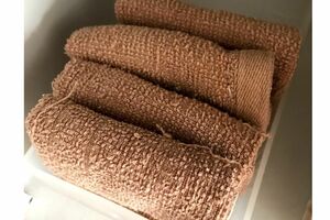 使い古しのバスタオルは4つ切りにして、スポンジ代わりの食器洗い用に。おトクだしゴミも減らせる