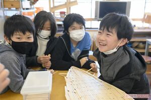 授業中も笑顔が絶えない子どもたち（撮影／渡邉智裕）