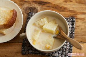 発酵食品とビタミンCで肌トラブル予防『じゃがいもとコーンの豆乳みそスープ』（撮影／鈴木泰介　スタイリング／久保田朋子）