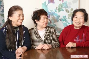 熱烈なファン同士、話は尽きない。（左から）尾松さん、網中さん、河野さん