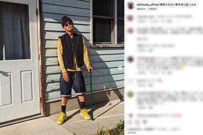 インスタグラムでは、車いすではない「立ち上がった姿」も披露する小田凱人選手(公式インスタグラムより)