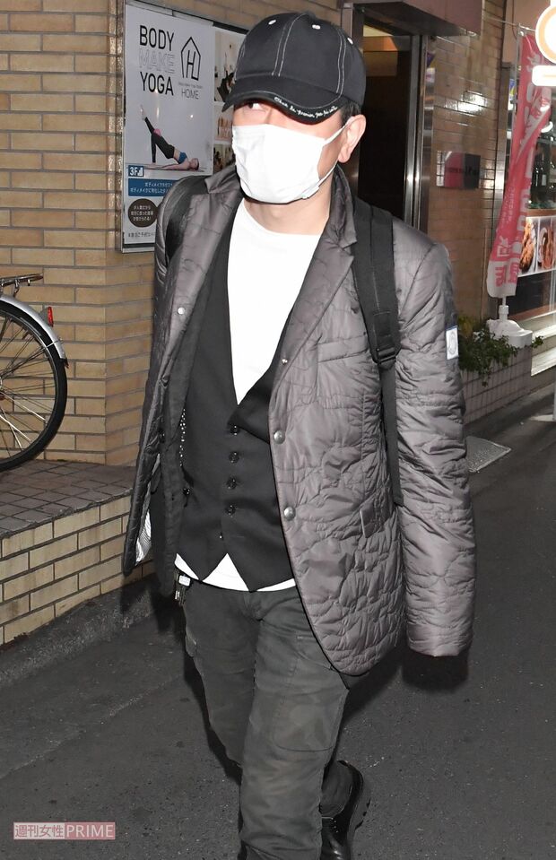 '20年、ユーチューバーデビューについて直撃取材を受ける宮迫博之