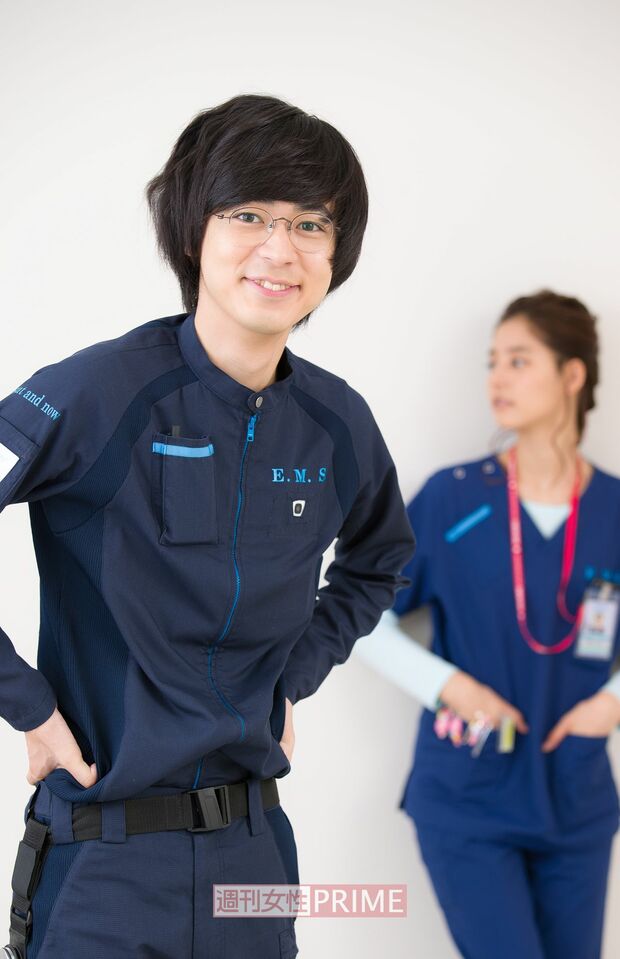 成田凌、新木優子　撮影／伊藤和幸