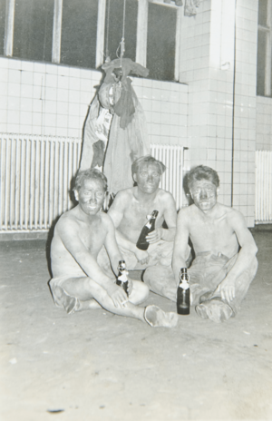 全身を真っ黒にしながら炭鉱の現場で働いていたまさるさん