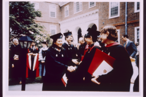 海外経験が豊富な雅子さま。ハーバード大の卒業式で（'85年6月／宮内庁提供）