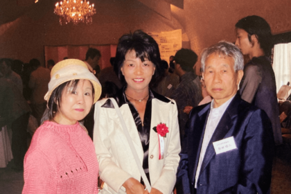 新人脚本家の登竜門として有名な『大伴昌司賞大賞』を受賞。講師で審査員の先生方と記念撮影