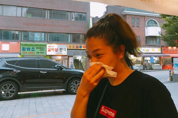 鼻をかむ玉さん