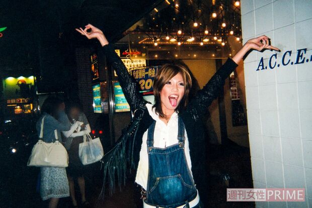 モデルや女優を夢見た当時。「騙されて初めて、あ、私は背が高いだけなんだって気づきましたね」