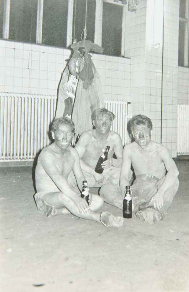 全身を真っ黒にしながら炭鉱の現場で働いていたまさるさん