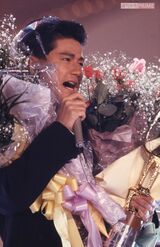 第18回『日本歌謡大賞』で大賞を受賞した近藤真彦、花束抱え男泣き！（1987年）