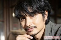 中村蒼が初の“ヒゲ姿”で調教師役、馬と過ごす日々に「癒し効果を実感しています」