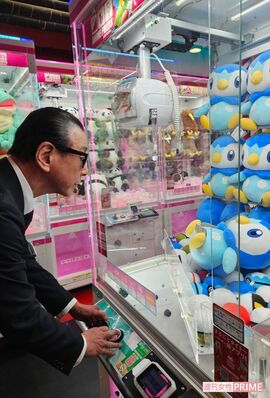 ポケモンのポッチャマに挑戦するジョニー氏