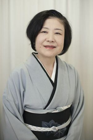  やまぐち・えいこ●1958年、東京生まれ。早稲田大学文学部卒業。会社員、派遣社員として働きながら松竹シナリオ研究所で学び、2時間ドラマのプロットを多数制作。その後、丸の内新聞事業協同組合の社員食堂に勤務しつつ、小説を書く。2007年『邪剣始末』で作家デビュー。2013年『月下上海』で第20回松本清張賞を受賞。ほかの作品に『あなたも眠れない』『小町殺し』など。　撮影／佐々木みどり