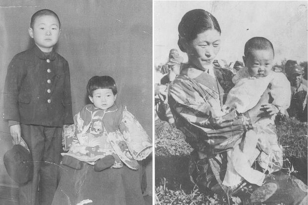 （左）いじめられっ子だった小学生のころ。あだ名はニタリくん。（右）母と生後まもなく